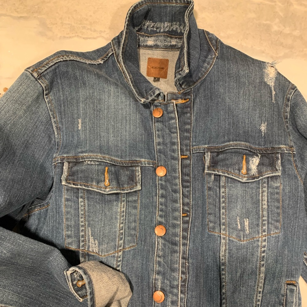 Joe’s Jean jacket, medium wash, Size SMALL